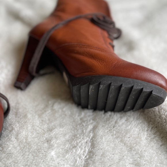 Brand new boots - Picture 3 of 3